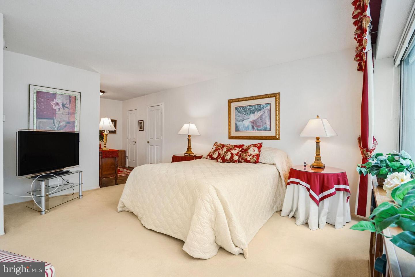 5500 Friendship Blvd #1423n & 1424n Property Photo 18