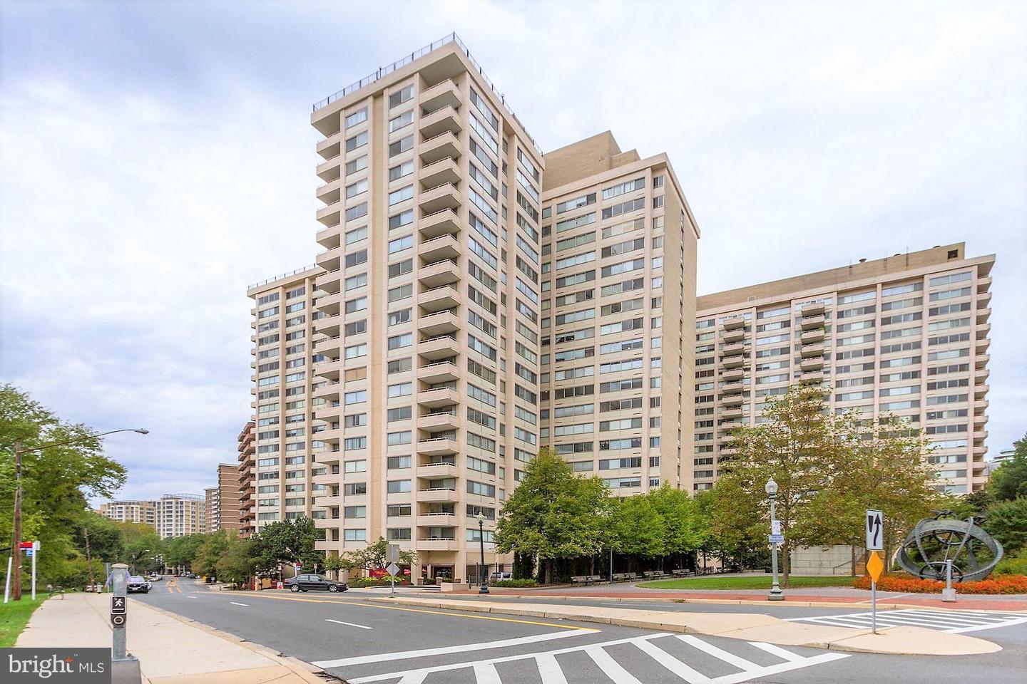 5500 Friendship Blvd #1423n & 1424n Property Photo 44