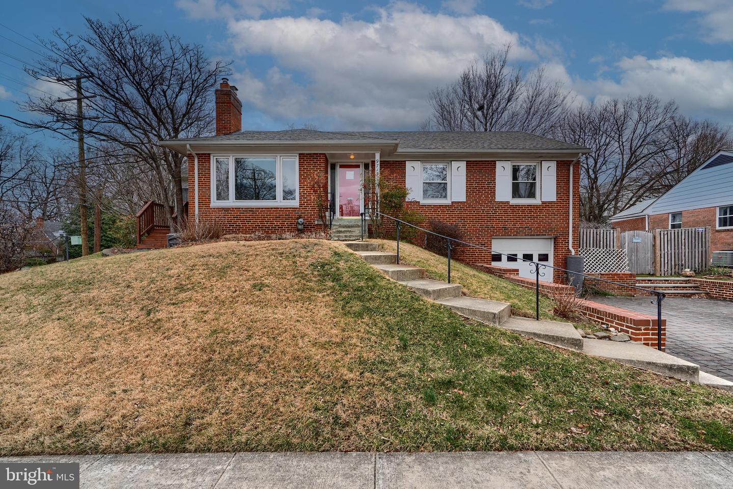 9715 Saxony Rd Property Photo