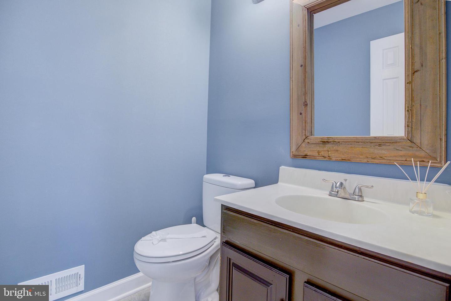 20419 Ivybridge Ct Property Photo 3