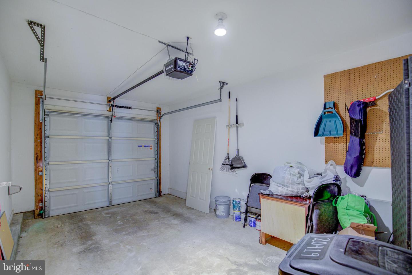 20419 Ivybridge Ct Property Photo 8