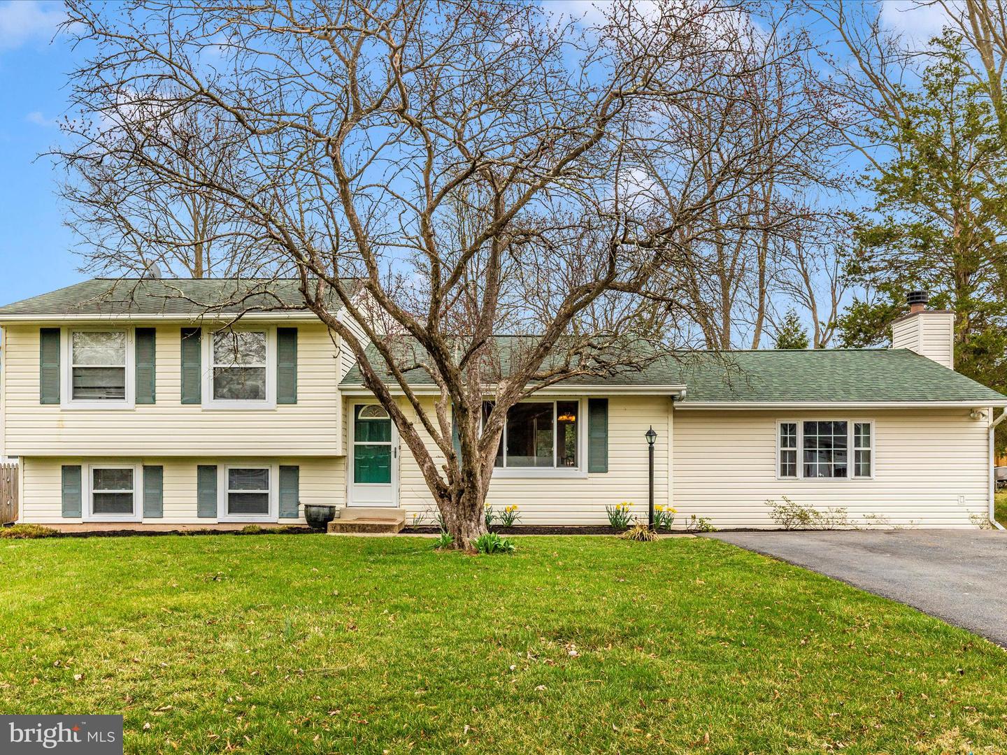 19005 Dowden Cir Property Photo 1