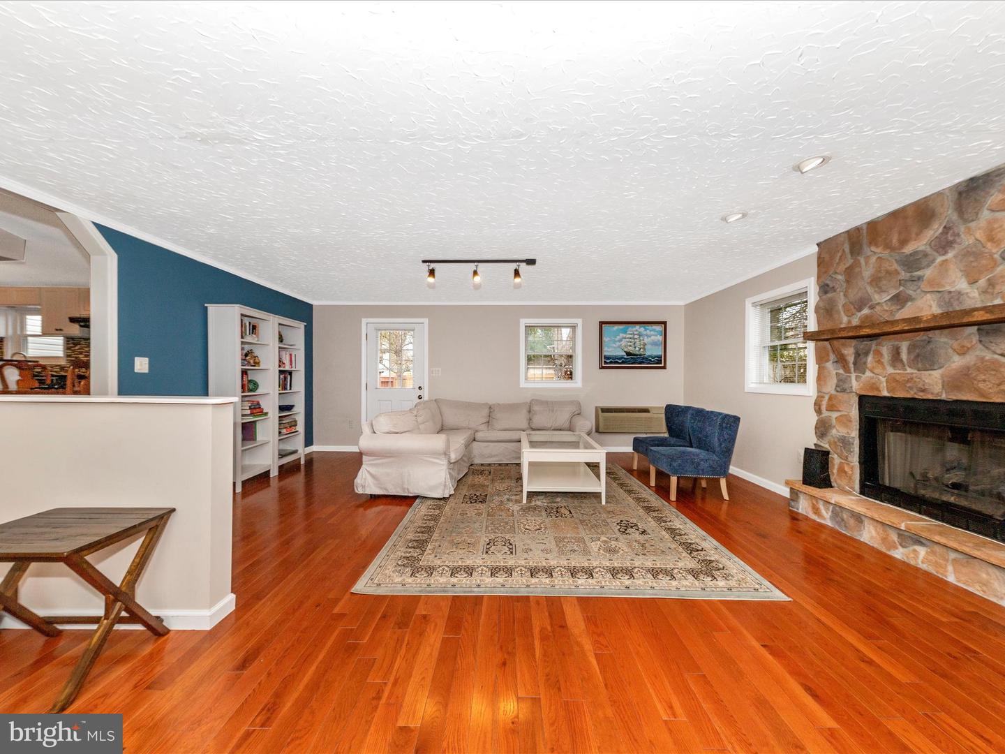 19005 Dowden Cir Property Photo 15