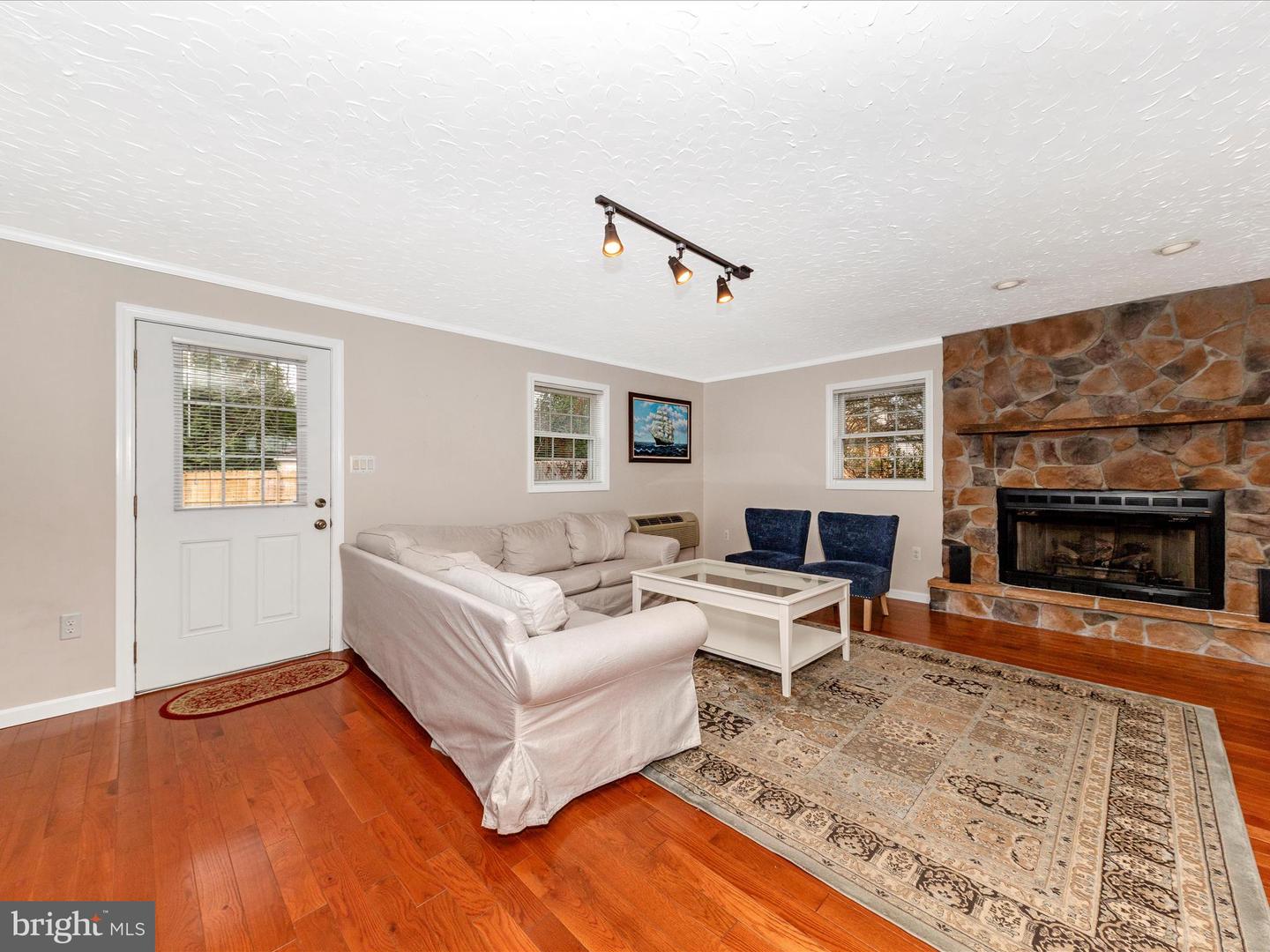 19005 Dowden Cir Property Photo 16