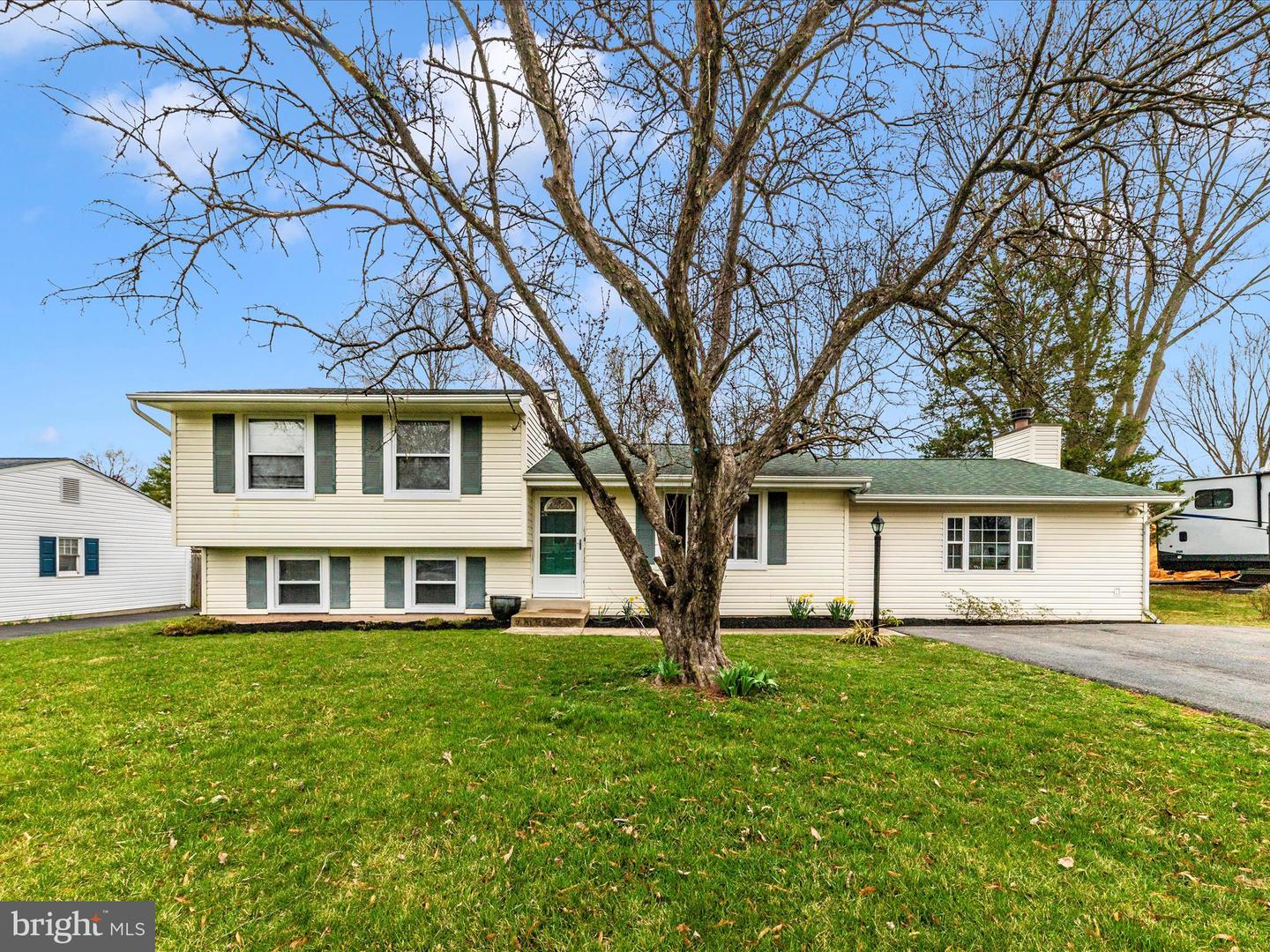 19005 Dowden Cir Property Photo 38