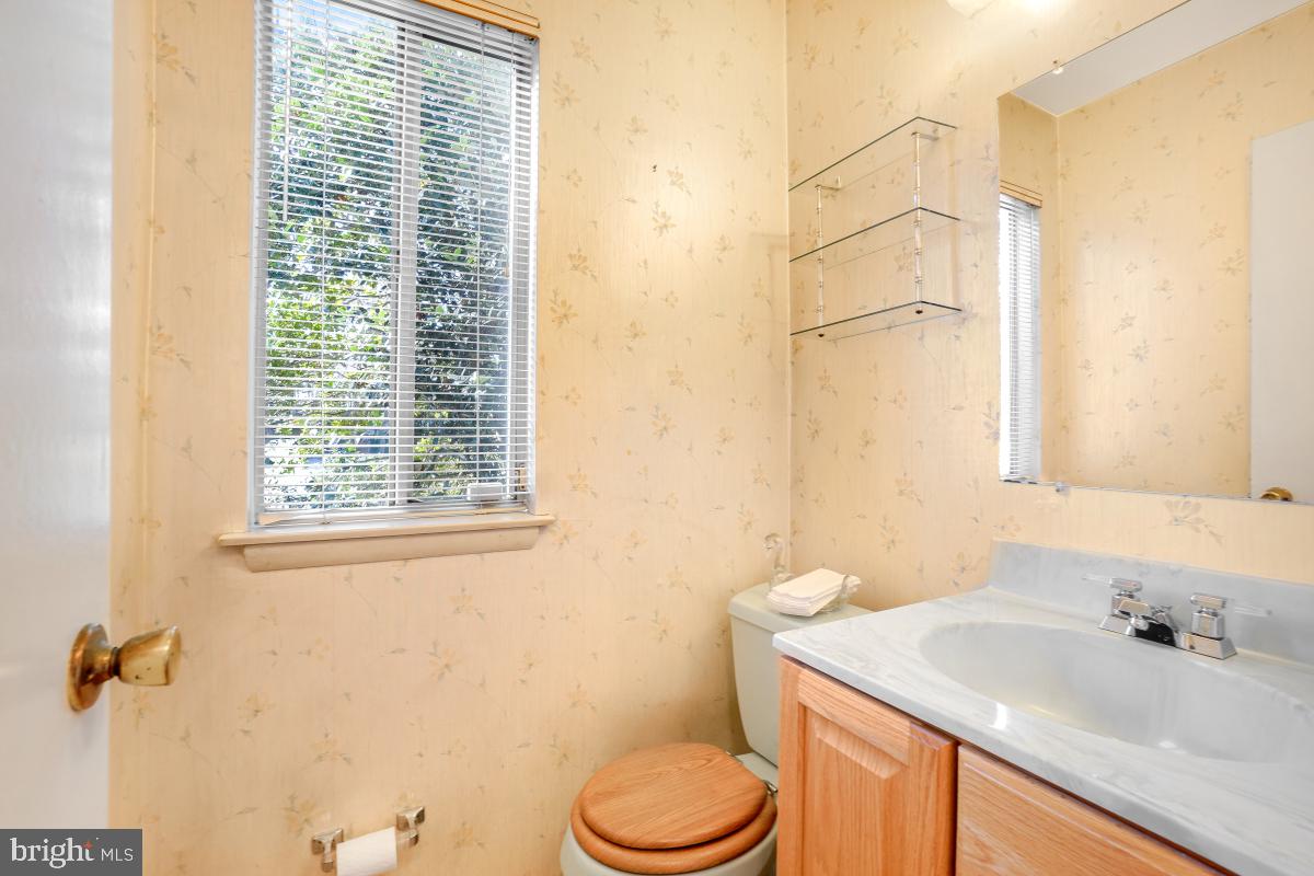 15000 Butterchurn Ln Property Photo 15