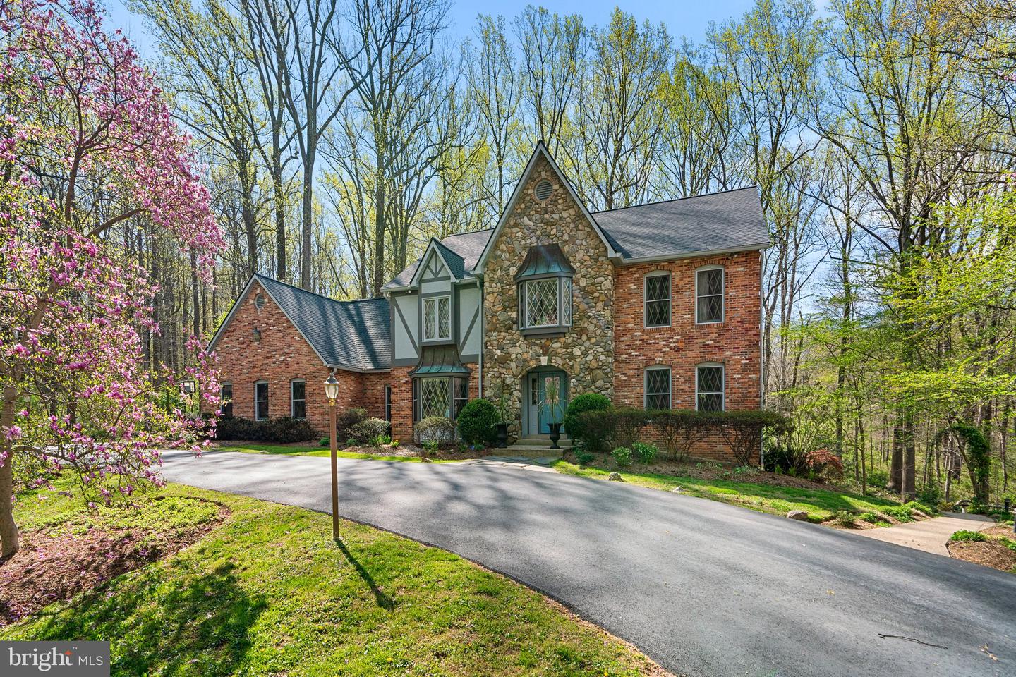 200 ASHCROFT CT