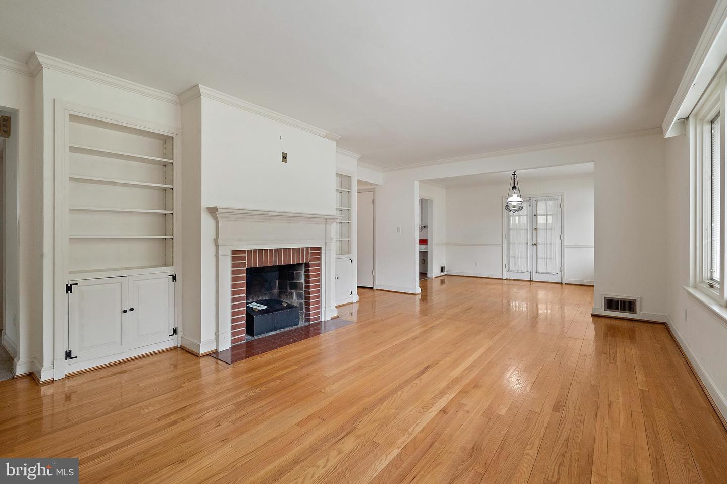 7025 Selkirk Dr Property Photo 16