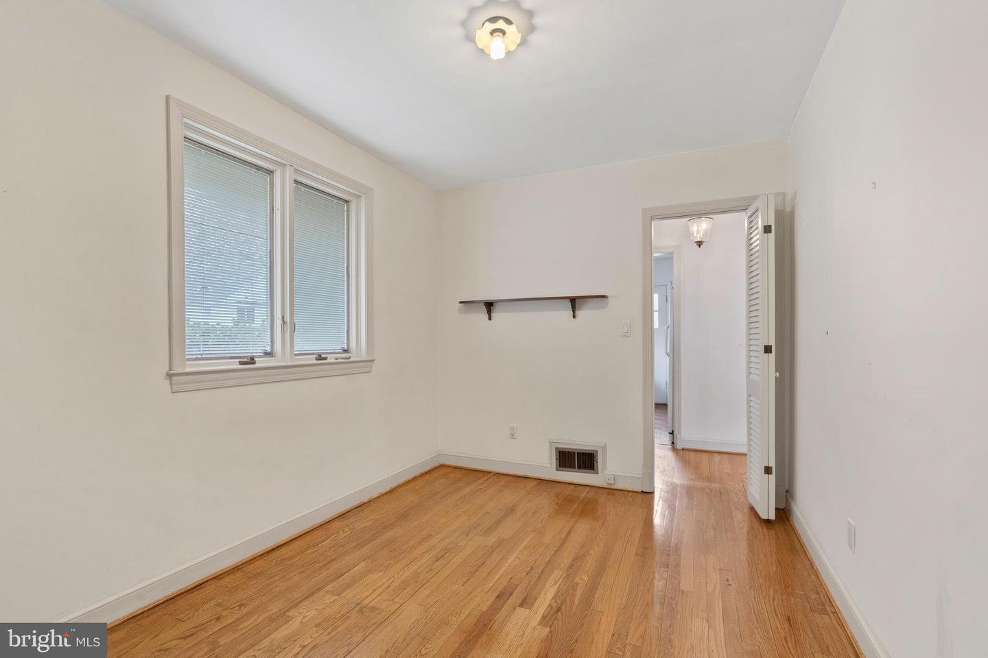 7025 Selkirk Dr Property Photo 17