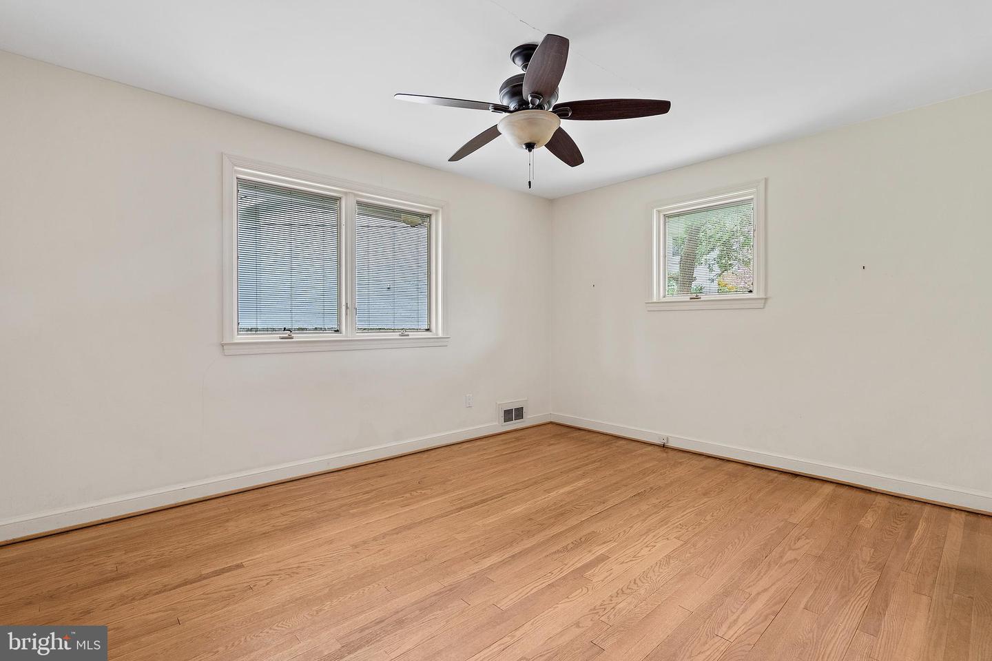 7025 Selkirk Dr Property Photo 21