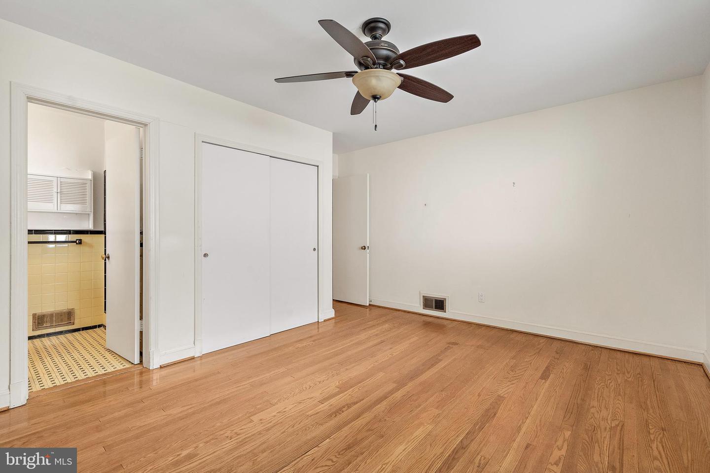 7025 Selkirk Dr Property Photo 22