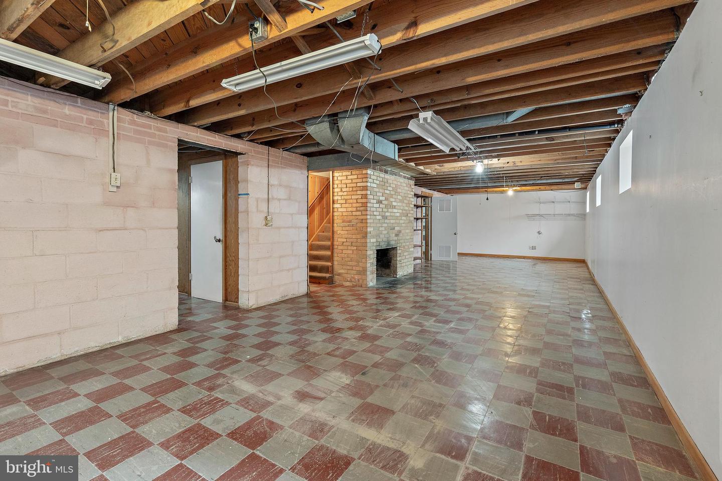 7025 Selkirk Dr Property Photo 25