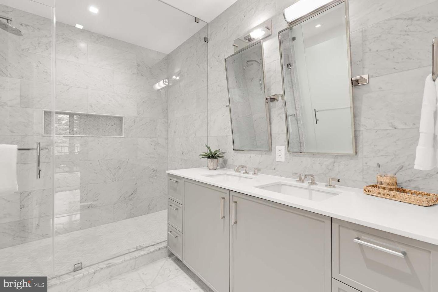 8551 Connecticut Ave #302 Property Photo 19