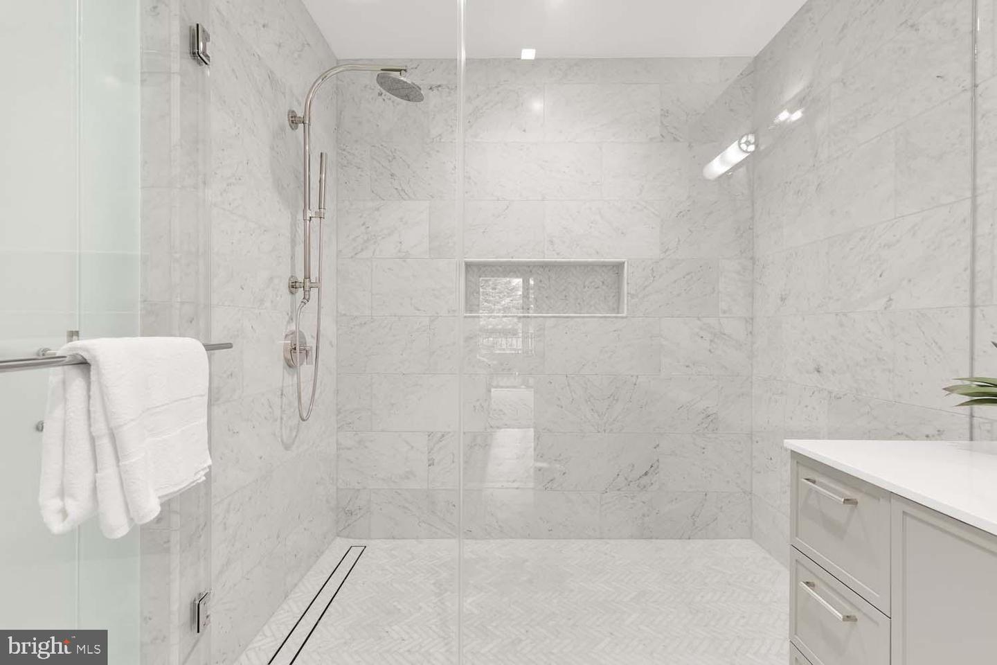 8551 Connecticut Ave #302 Property Photo 20