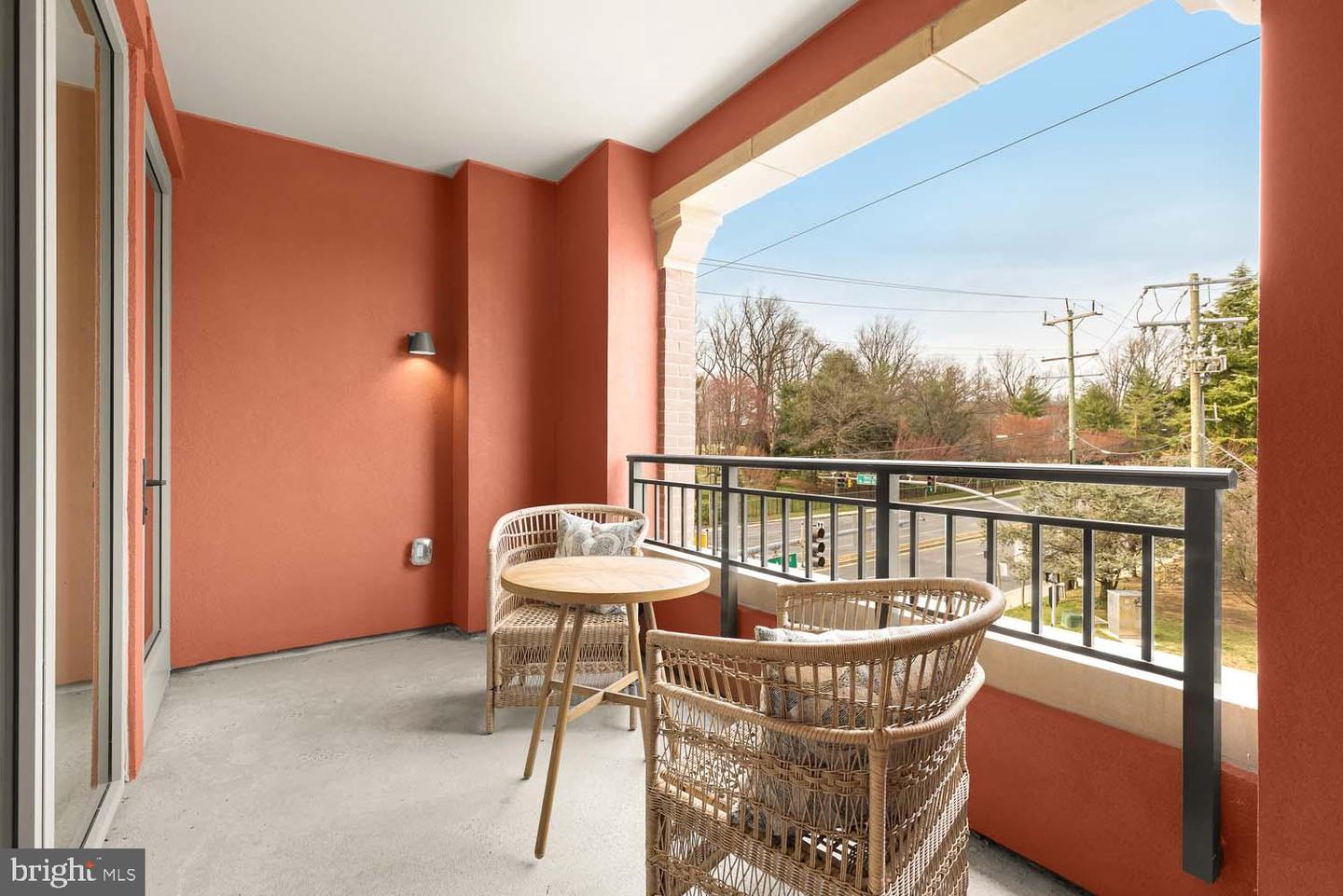 8551 Connecticut Ave #302 Property Photo 23