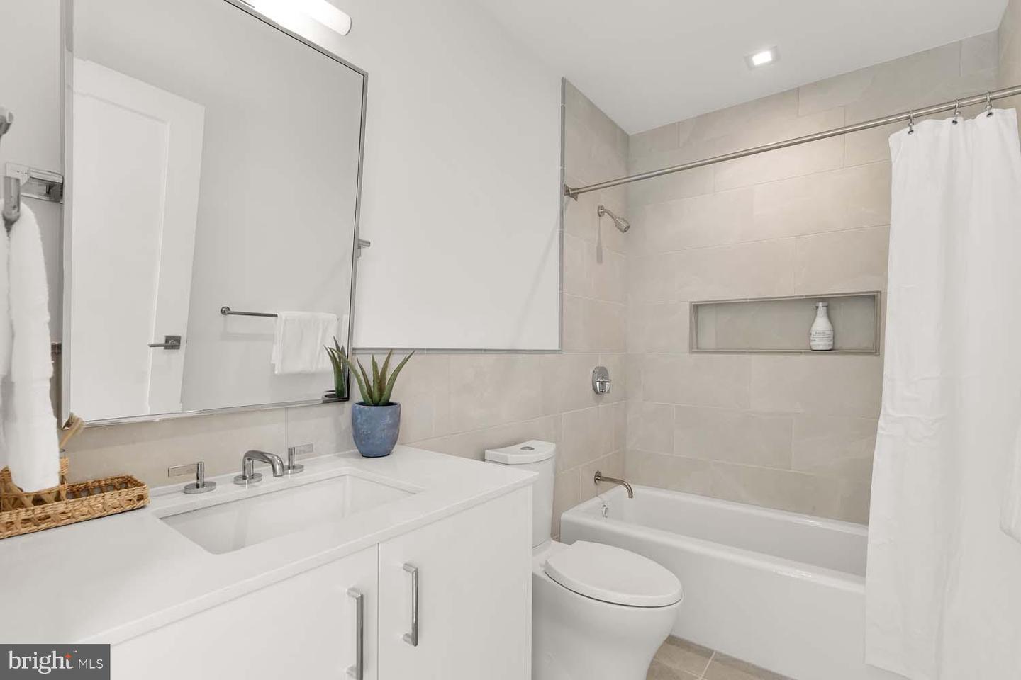 8551 Connecticut Ave #302 Property Photo 29