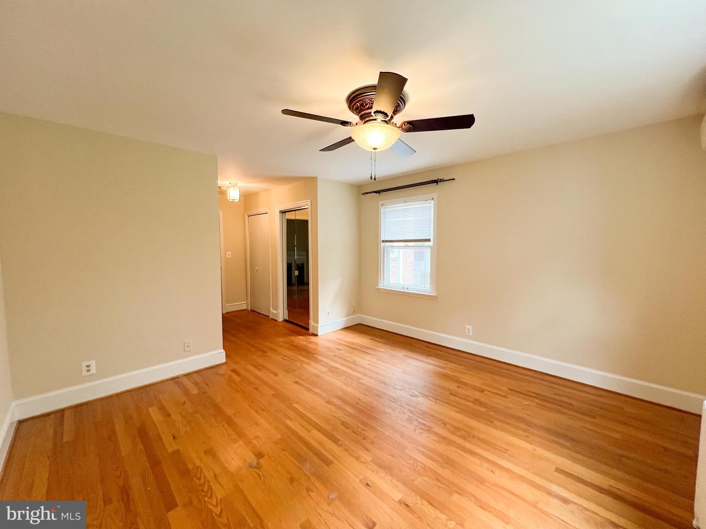 1004 Noyes Dr S Property Photo 11