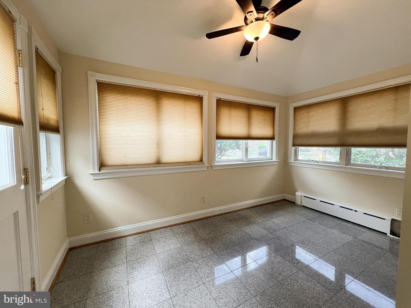 1004 Noyes Dr S Property Photo 13