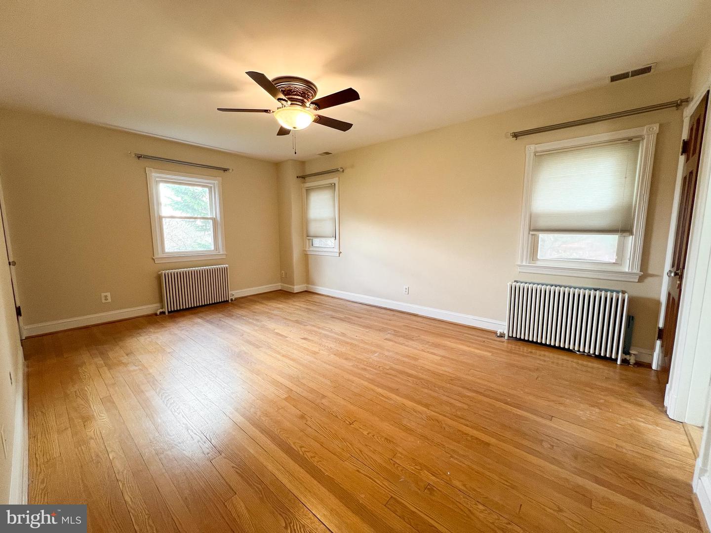 1004 Noyes Dr S Property Photo 14