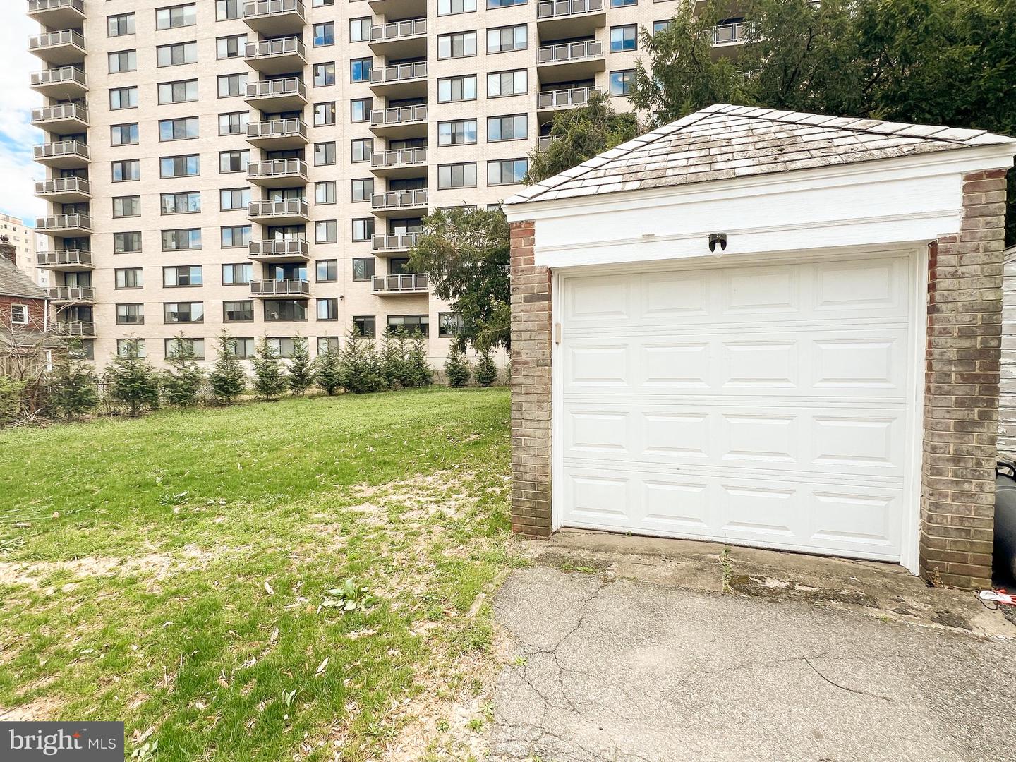 1004 Noyes Dr S Property Photo 22