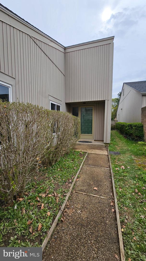 19117 Brooke Grove Ct Property Photo 2