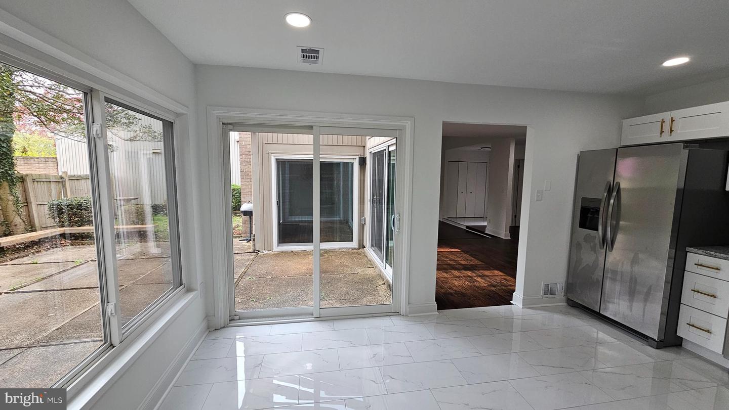 19117 Brooke Grove Ct Property Photo 12