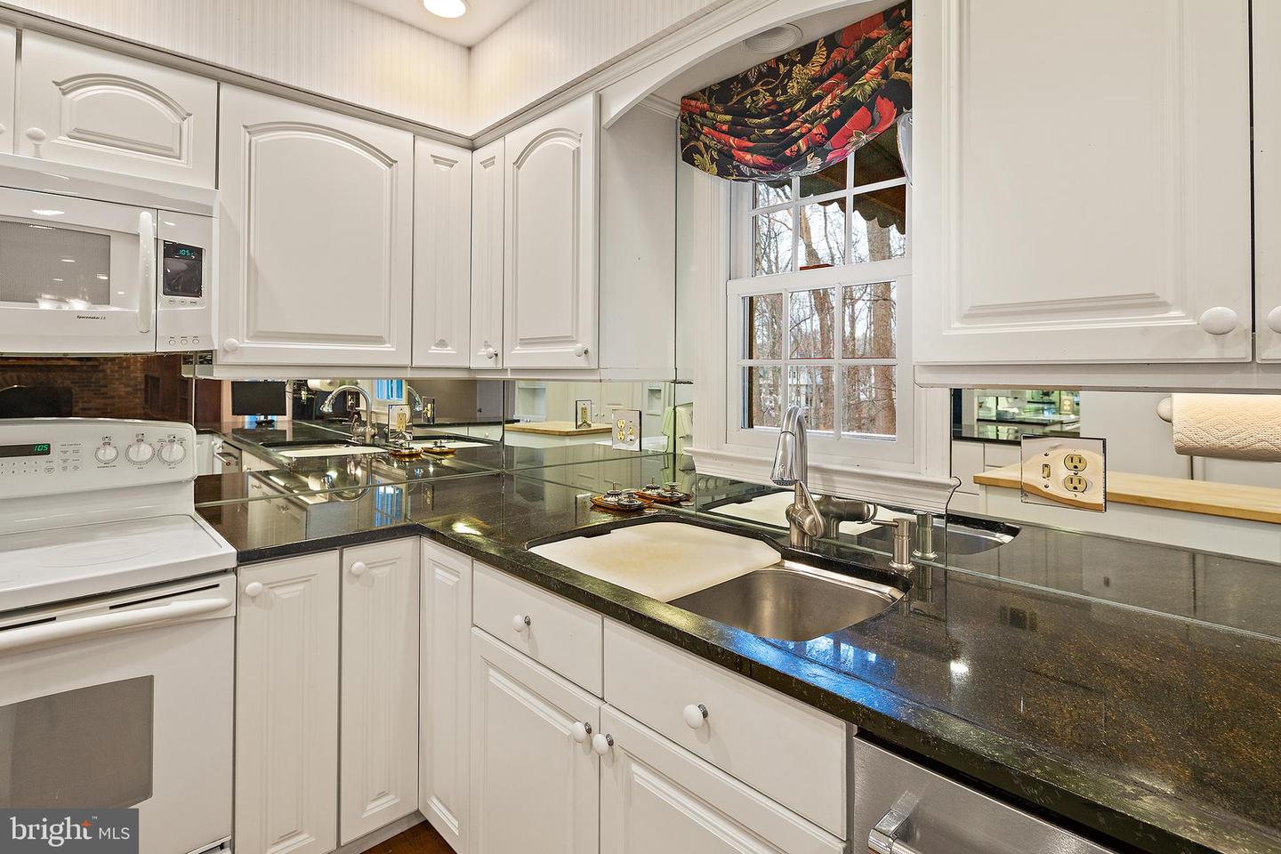 13504 Anndyke Pl Property Photo 9