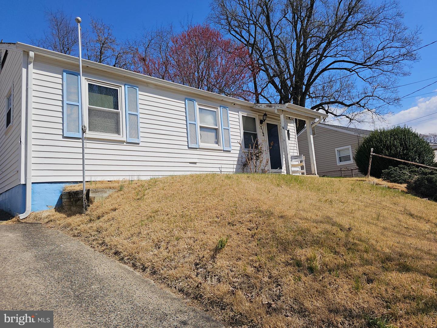 712 Crabb Ave Property Photo 2