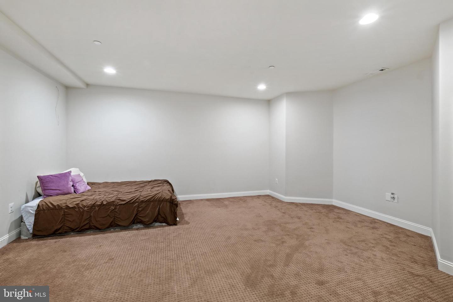 11564 W Hill Dr Property Photo 42