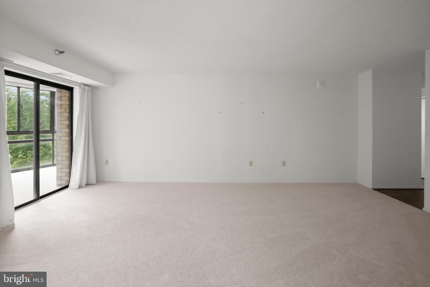 15101 Interlachen Dr #1-618 Property Photo 10