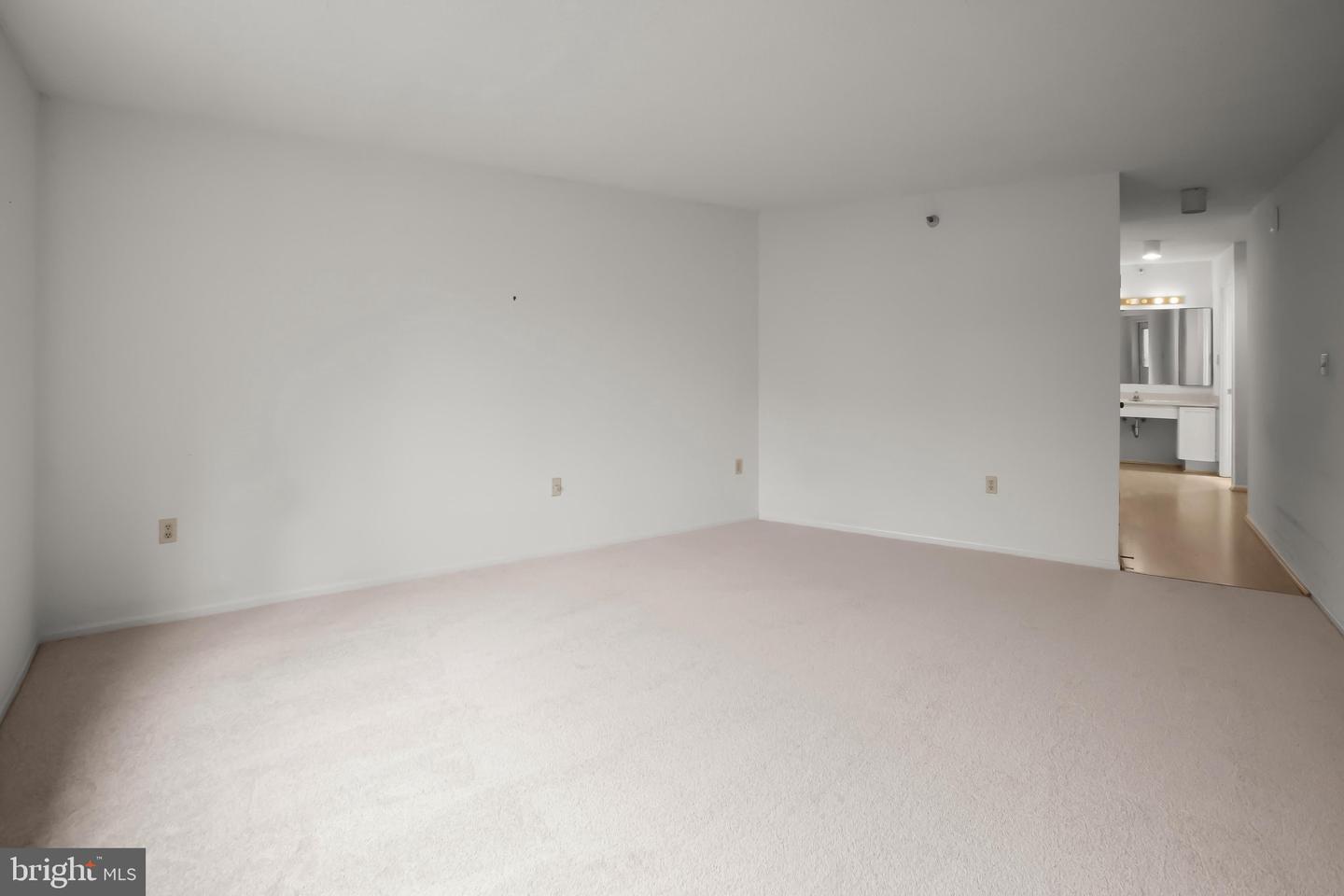 15101 Interlachen Dr #1-618 Property Photo 27