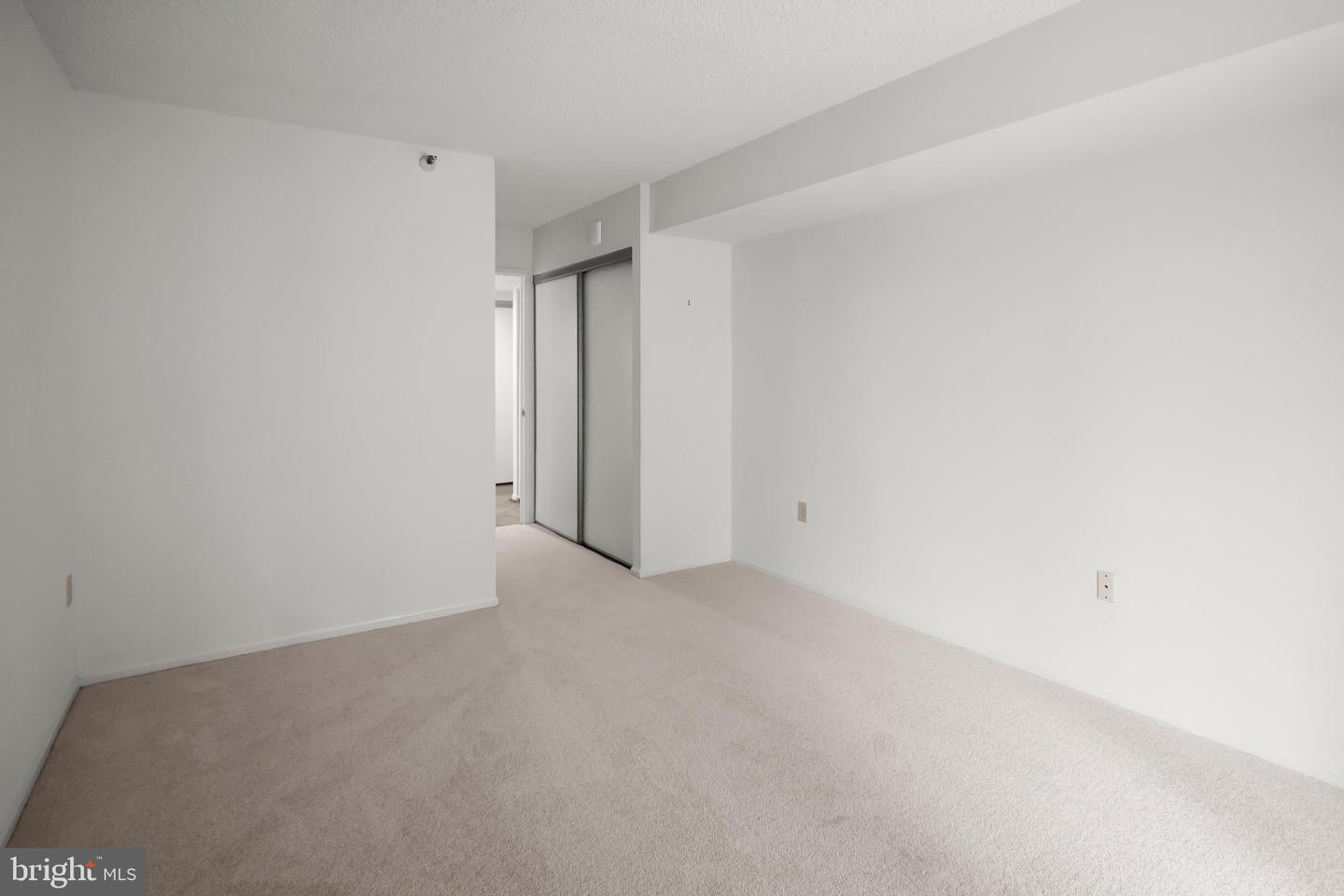 15101 Interlachen Dr #1-618 Property Photo 28