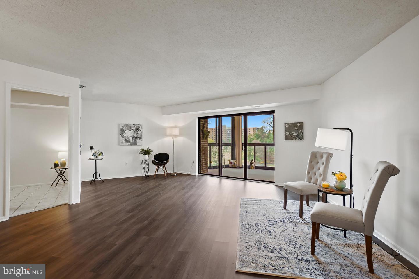 15100 Interlachen Dr #4-517 Property Photo 2