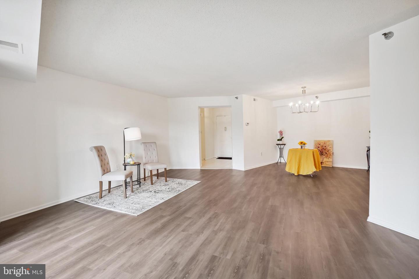 15100 Interlachen Dr #4-517 Property Photo 4