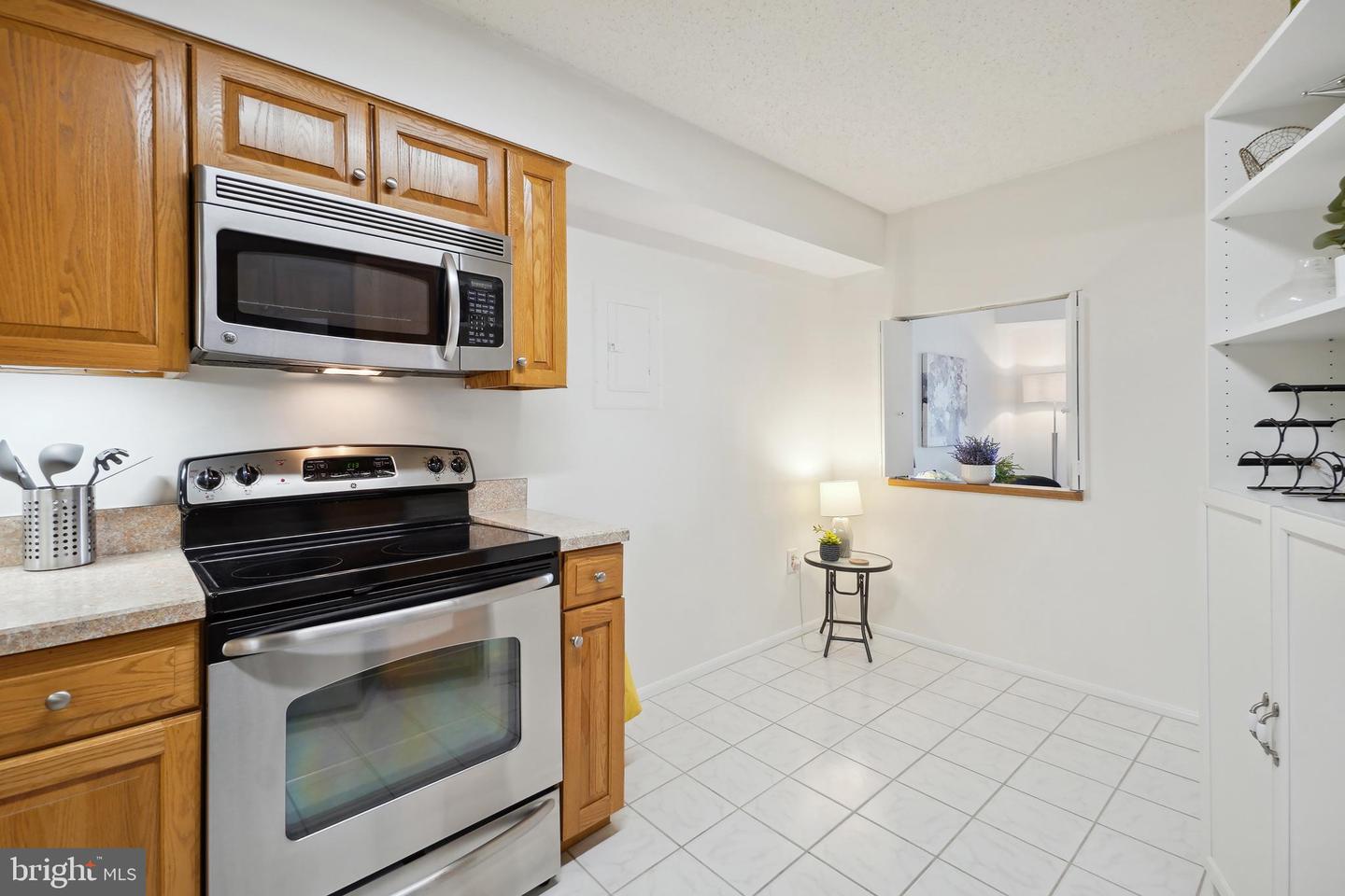 15100 Interlachen Dr #4-517 Property Photo 6