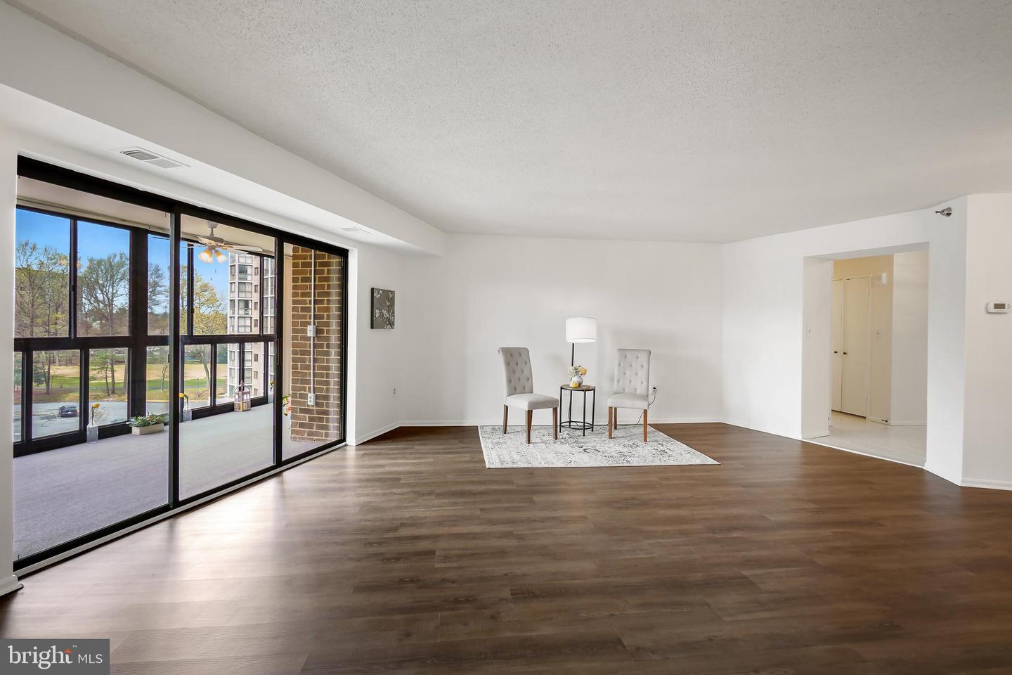 15100 Interlachen Dr #4-517 Property Photo 10