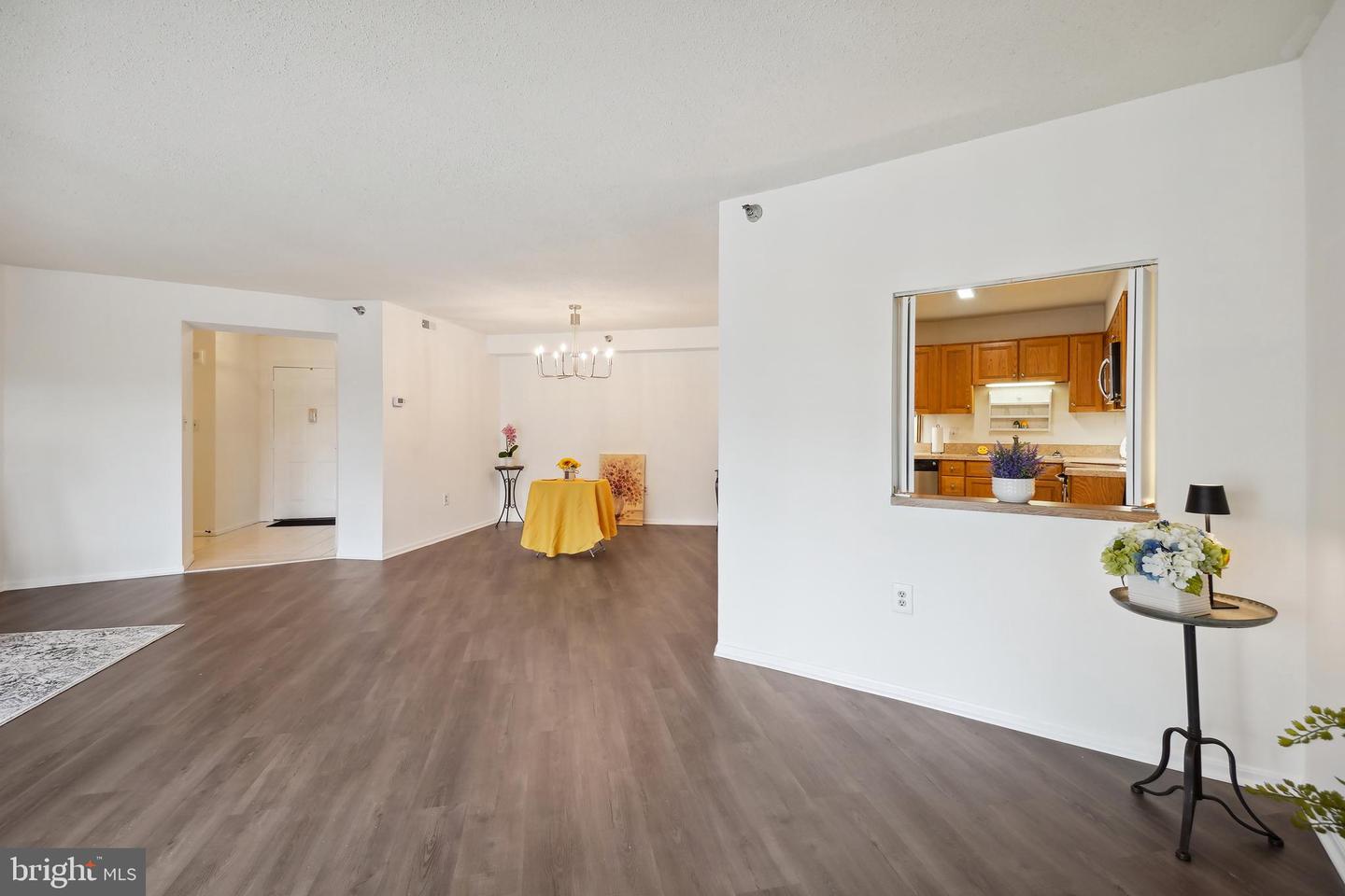 15100 Interlachen Dr #4-517 Property Photo 14