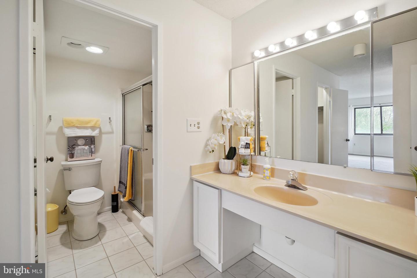 15100 Interlachen Dr #4-517 Property Photo 22