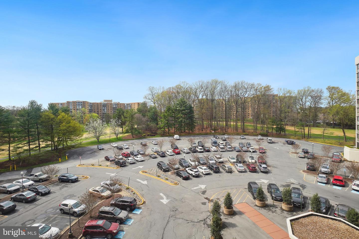 15100 Interlachen Dr #4-517 Property Photo 30
