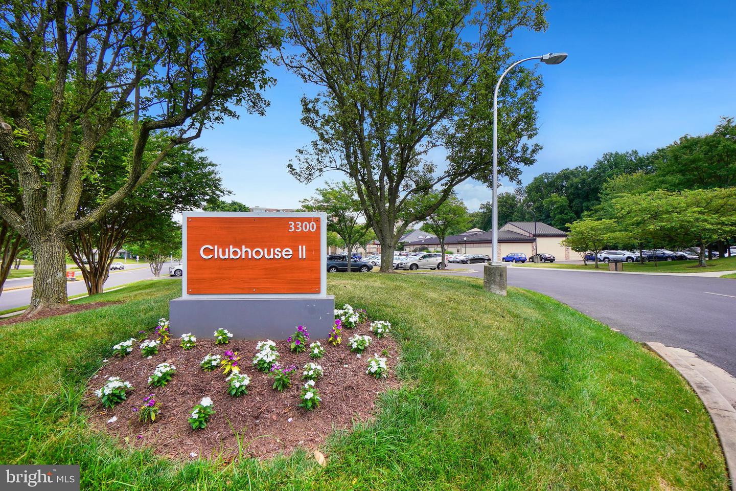 15100 Interlachen Dr #4-517 Property Photo 31