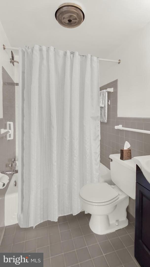 10201 Grosvenor Pl #1025 Property Photo 12
