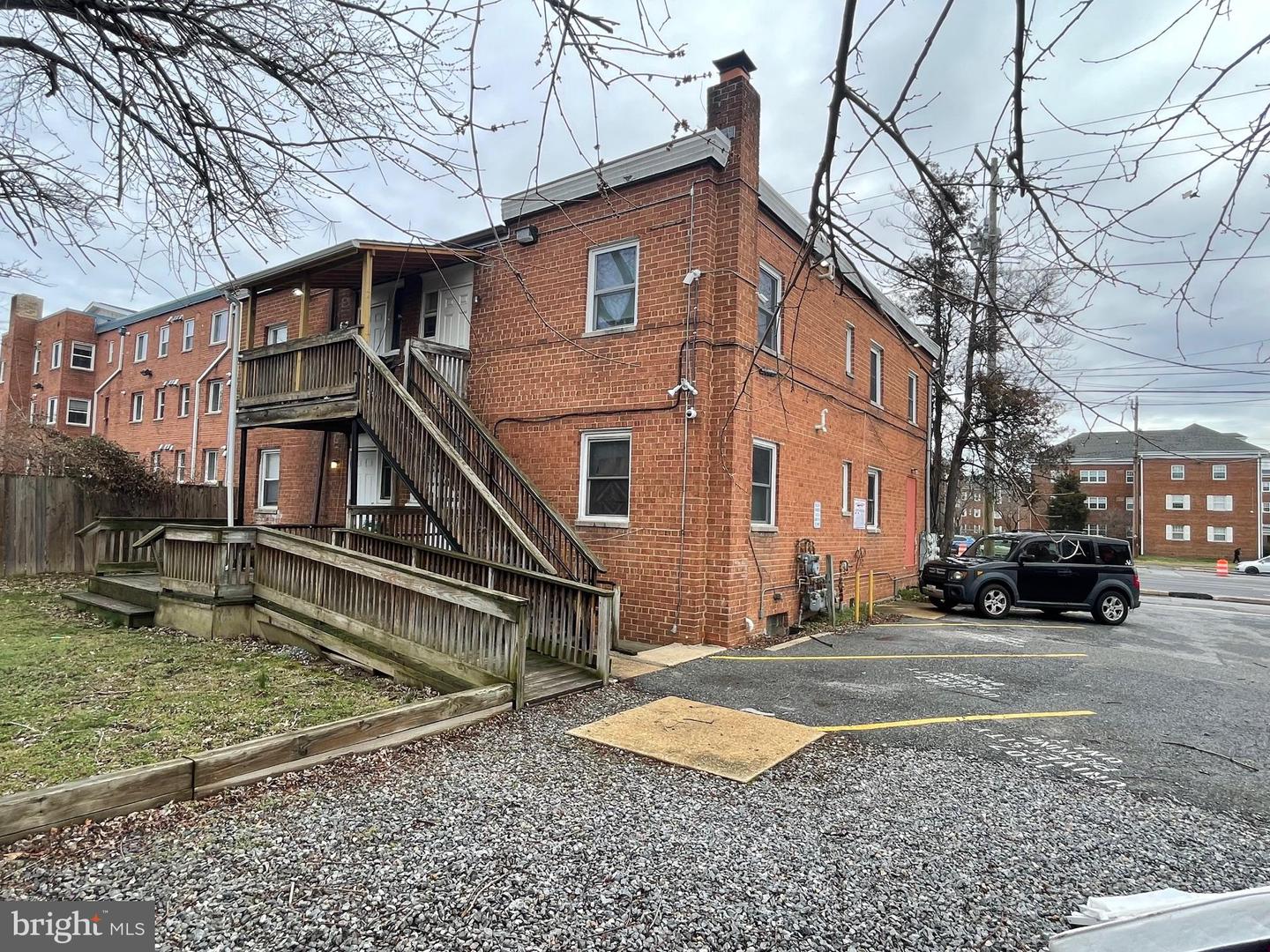 1007 University Blvd E Property Photo 2