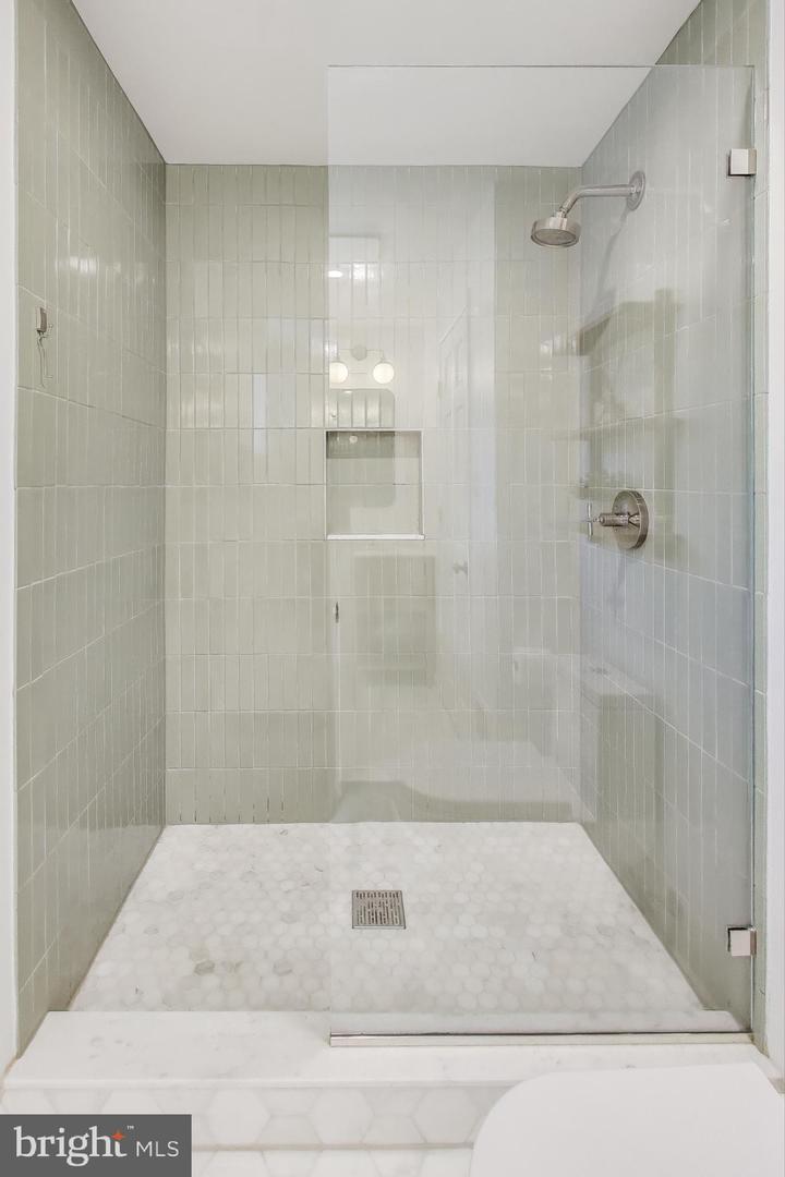 8905 Spring Valley Rd Property Photo 16