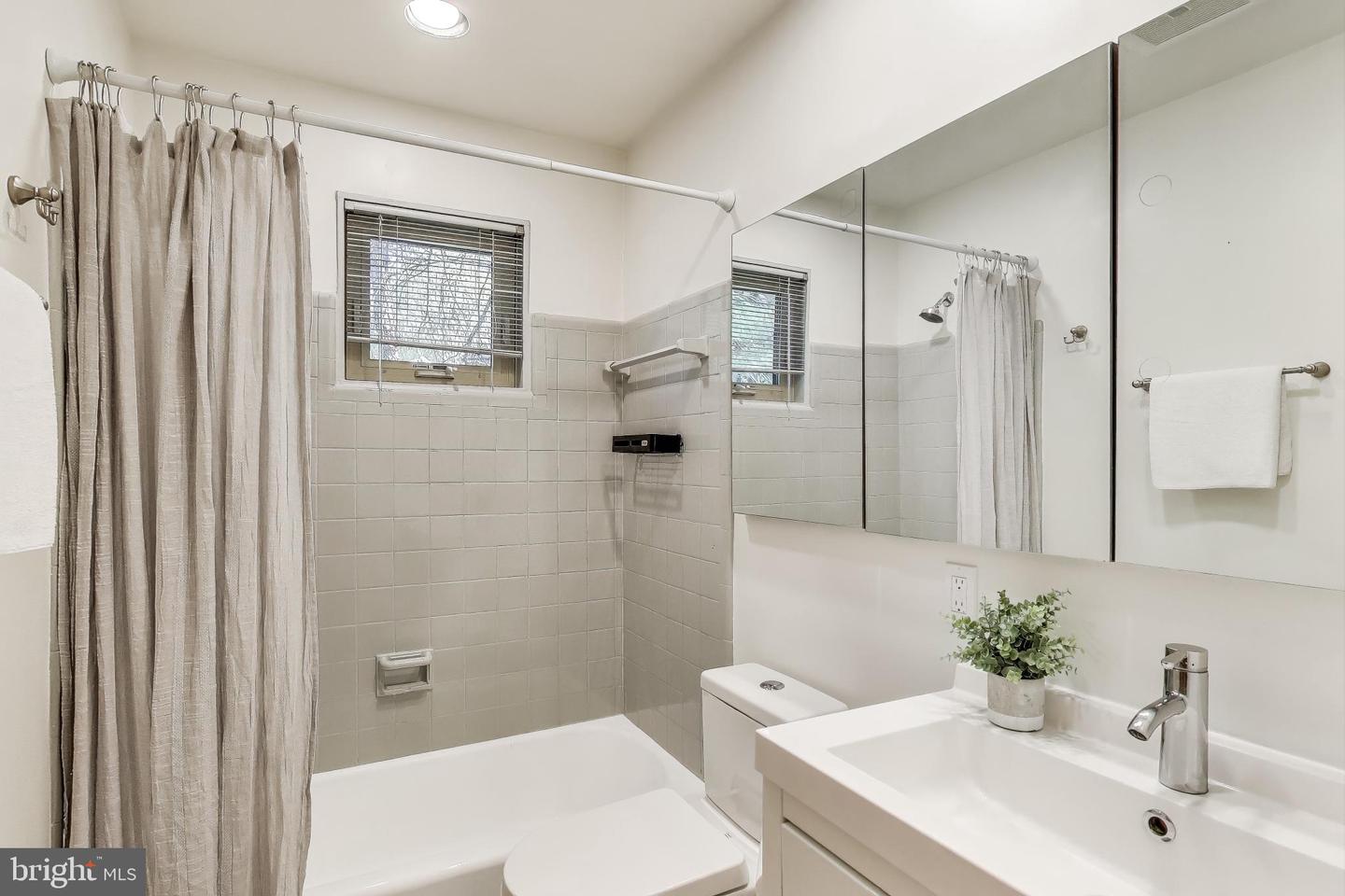 8905 Spring Valley Rd Property Photo 21