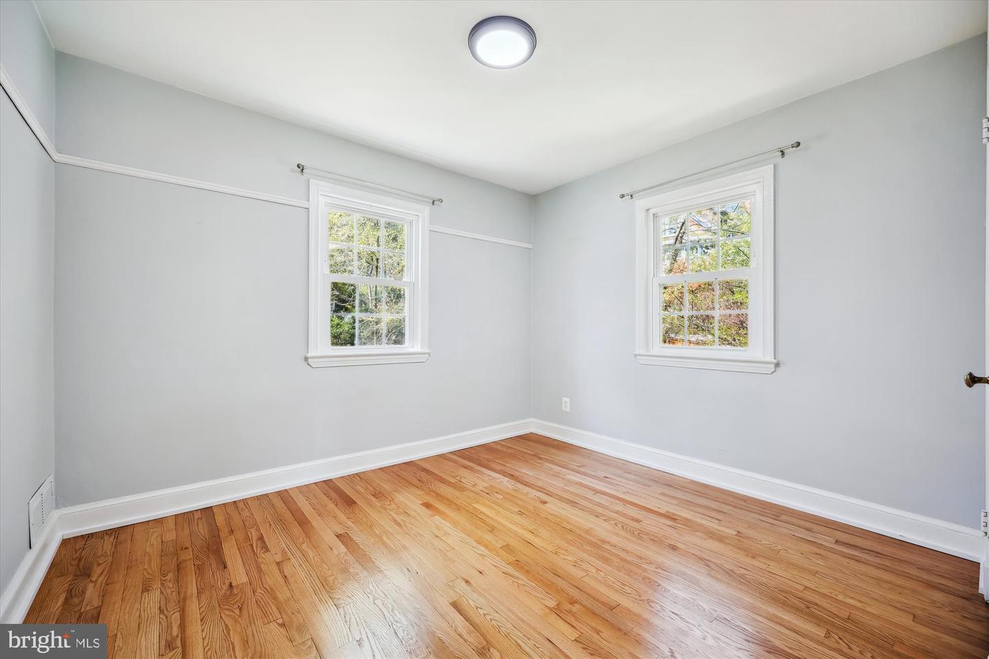 8404 Hartford Ave Property Photo 32