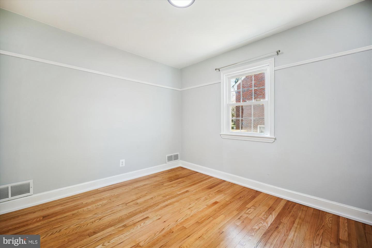 8404 Hartford Ave Property Photo 34