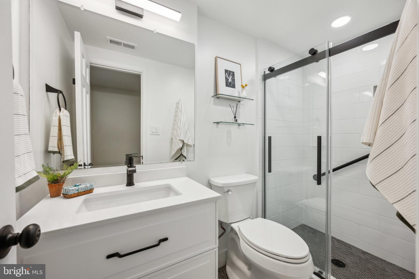 9601 Barroll Ln Property Photo 12