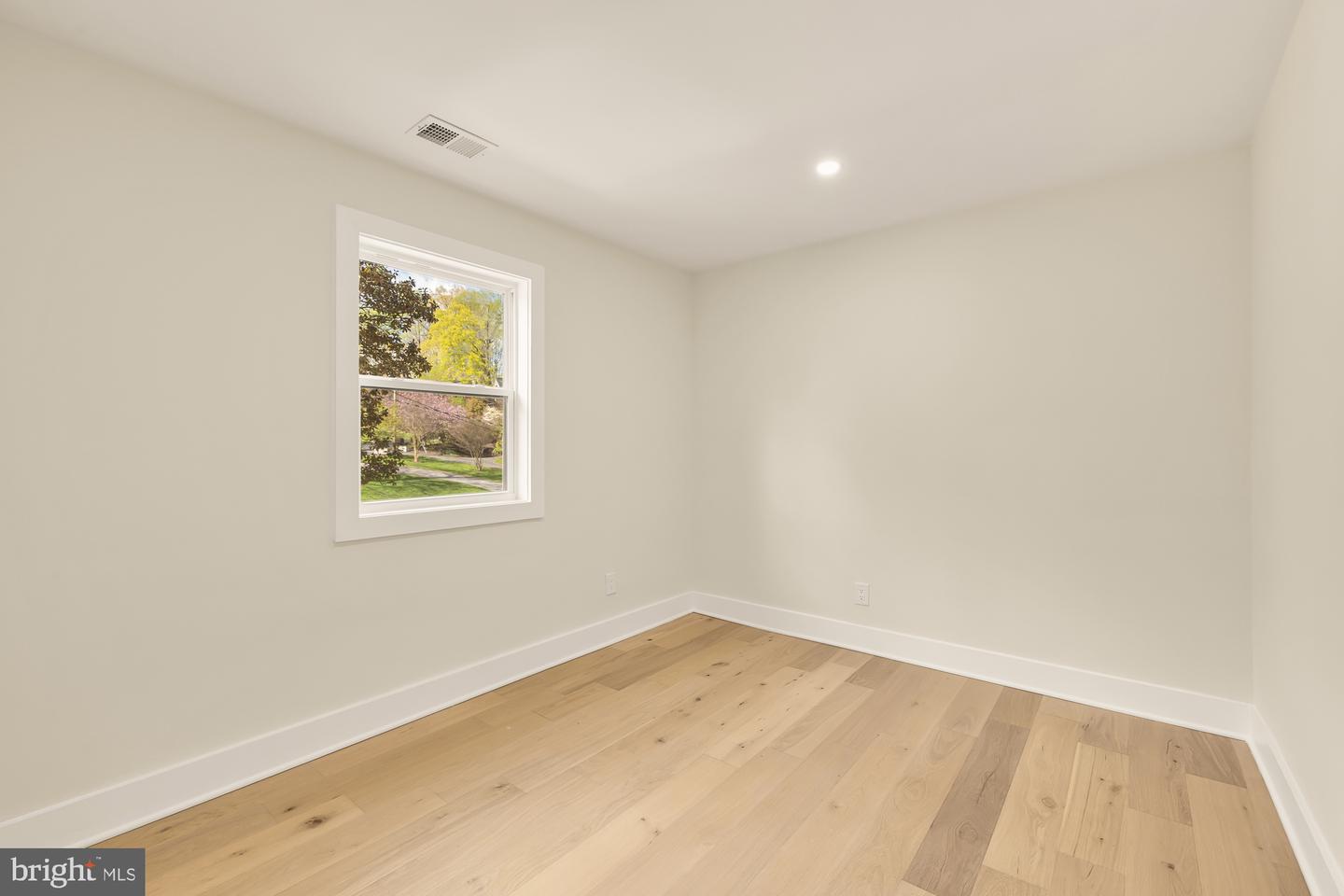 9201 Farnsworth Dr Property Photo 32