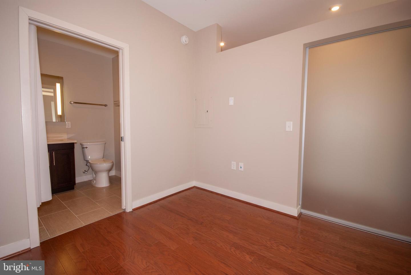 1320 Fenwick Ln #307 Property Photo 24