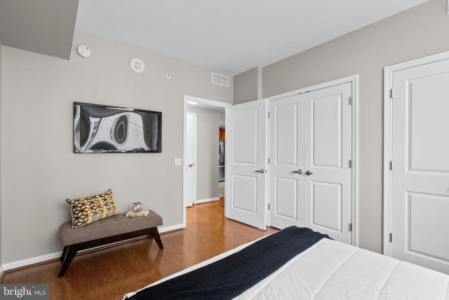 930 Wayne Ave #402 Property Photo 16